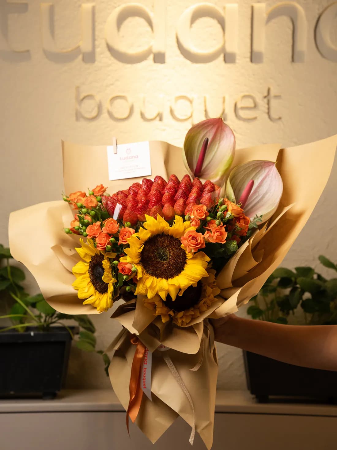 Tudana Bouquet — Günebakar